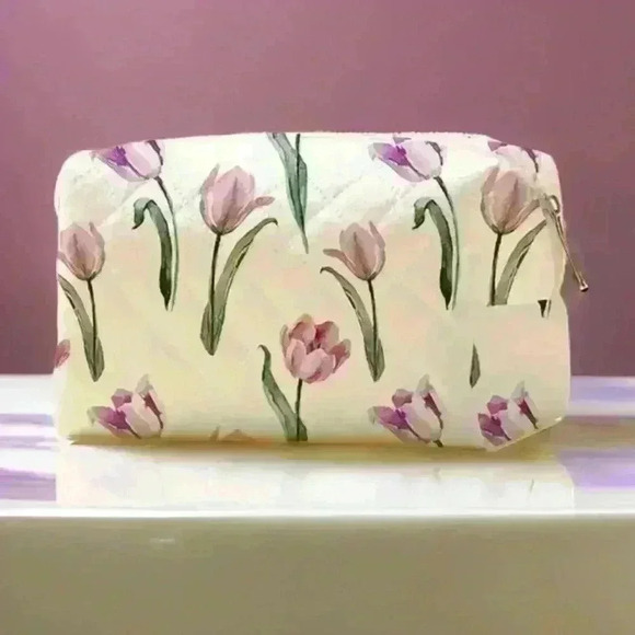 Floral Tulip Print Quilted Makeup Pouch - Picture 1 of 8